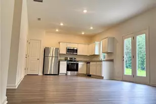 38 Crescent Blvd, Carrollton, GA 30116 - Photo 3