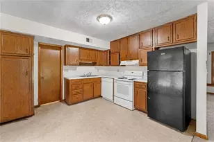 1043 Ascot Ct, Riverdale, GA 30296 - Photo 11