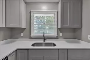 506 Pineridge Dr, Forest Park, GA 30297 - Photo 7
