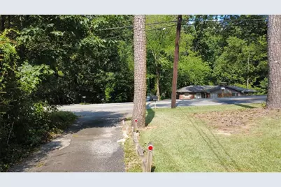 1276 Woods Circle NE, Brookhaven, GA 30324 - Photo 3