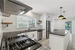 6748 Brandon Mill Rd, Sandy Springs, GA 30328 - Photo 9