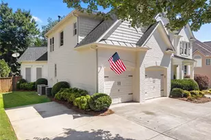 960 Garden Crossing Ln, Cumming, GA 30040 - Photo 3