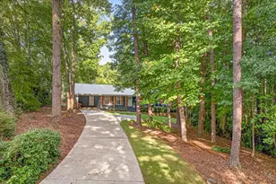 327 Dickson Dr, Jefferson, GA 30549 - Photo 9