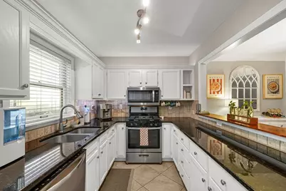 7500 Roswell Road #30, Sandy Springs, GA 30350 - Photo 9