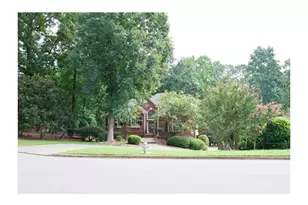 3885 Waterford Dr, Suwanee, GA 30024 - Photo 5