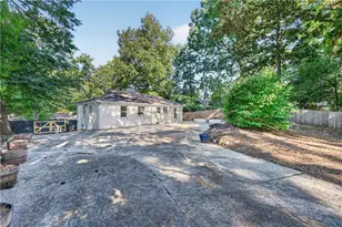 1821 Fernwood Rd NW, Atlanta, GA 30318 - Photo 19