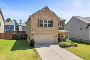 664 Lakehaven Ln, Loganville, GA 30052 - Photo 3