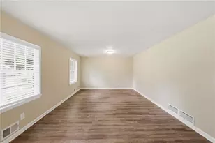 3570 Hogan Rd SW, Atlanta, GA 30331 - Photo 9