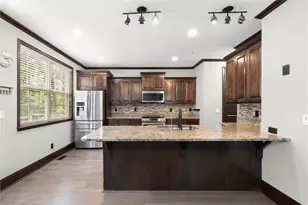 5583 Julian Pl, Atlanta, GA 30342 - Photo 9
