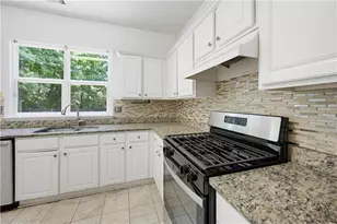 395 Cadeleigh Ct, Johns Creek, GA 30005 - Photo 15