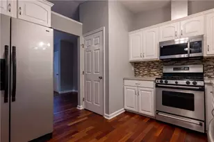 2424 Rhine Ct, Lawrenceville, GA 30043 - Photo 7