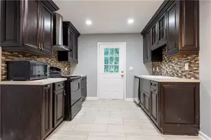 2424 Rhine Ct, Lawrenceville, GA 30043 - Photo 19