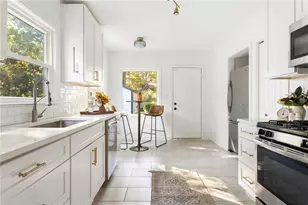 844 Blossom St SW, Atlanta, GA 30310 - Photo 13
