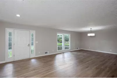 185 Lakeshore Circle SE, Acworth, GA 30101 - Photo 3