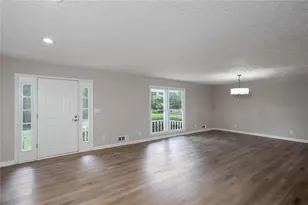 185 Lakeshore Cir SE, Acworth, GA 30101 - Photo 3