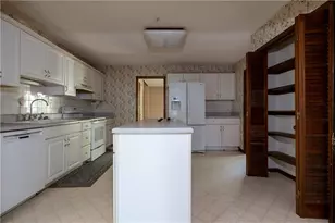 1100 Pine Grove Pointe Dr, Roswell, GA 30075 - Photo 7