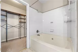 2700 Pine Tree Road NE, Atlanta, GA 30324 - Photo 25