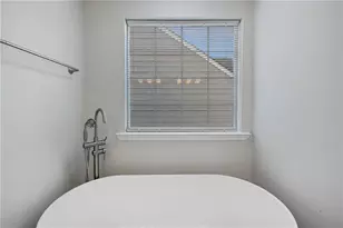 695 Durham Ridge Dr NW, Lilburn, GA 30047 - Photo 17
