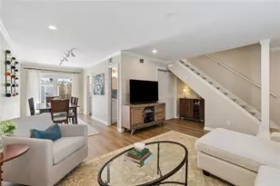 136 NW Peachtree Memorial Dr NW, Atlanta, GA 30309 - Photo 11