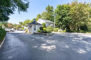 136 NW Peachtree Memorial Dr NW, Atlanta, GA 30309 - Photo 37