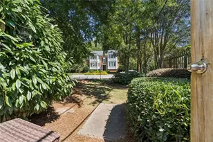 136 NW Peachtree Memorial Dr NW, Atlanta, GA 30309 - Photo 31