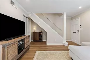 136 NW Peachtree Memorial Dr NW, Atlanta, GA 30309 - Photo 7
