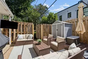 136 NW Peachtree Memorial Dr NW, Atlanta, GA 30309 - Photo 31