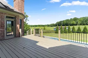 6077 Green Tree Ln, Gainesville, GA 30506 - Photo 21