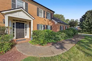 1820 N Chestnut Grove Dr, Marietta, GA 30066 - Photo 3