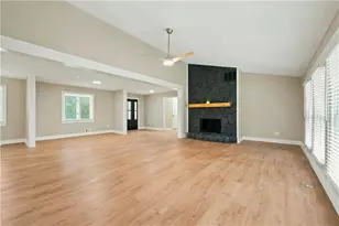 8986 Mandarin Dr, Jonesboro, GA 30236 - Photo 9