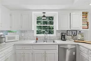 2059 Mountain Creek Dr, Stone Mountain, GA 30087 - Photo 5