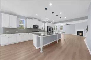 5435 Mirror Lake Dr, Cumming, GA 30028 - Photo 13