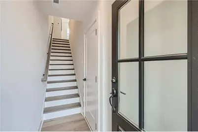 180 Chestnut Circle, Atlanta, GA 30342 - Photo 3