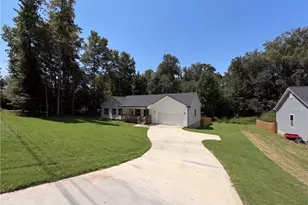201 Deerfield Ln, Carrollton, GA 30116 - Photo 17