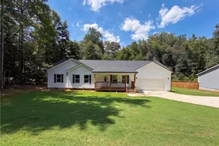 201 Deerfield Ln, Carrollton, GA 30116 - Photo 1