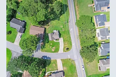 9386 Woodknoll Lane, Jonesboro, GA 30238 - Photo 5