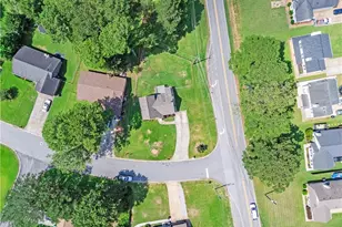 9386 Wood Knoll Ln, Jonesboro, GA 30238 - Photo 5