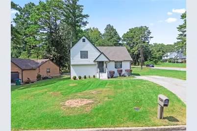 9386 Woodknoll Lane, Jonesboro, GA 30238 - Photo 1
