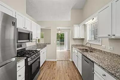 911 Riverstone Way, Woodstock, GA 30188 - Photo 5