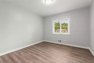677 N Hairston Rd, Stone Mountain, GA 30083 - Photo 23
