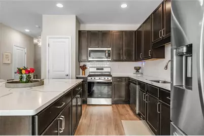 2893 Royal Heights Drive, Atlanta, GA 30318 - Photo 7