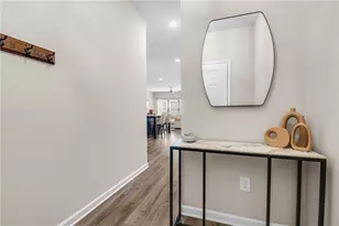 2893 Royal Heights Dr, Atlanta, GA 30318 - Photo 5