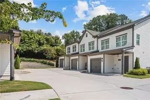 2893 Royal Heights Dr, Atlanta, GA 30318 - Photo 3