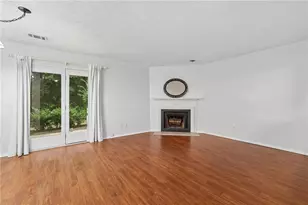2906 Queen Anne Ct, Sandy Springs, GA 30350 - Photo 5