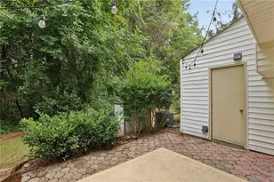 2906 Queen Anne Ct, Sandy Springs, GA 30350 - Photo 25