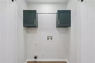 6361 Valley Dale Dr, Riverdale, GA 30274 - Photo 11