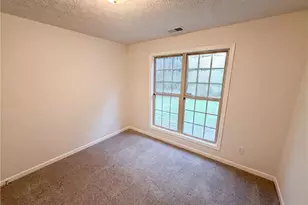 5747 Union Pointe Dr, Union City, GA 30291 - Photo 11