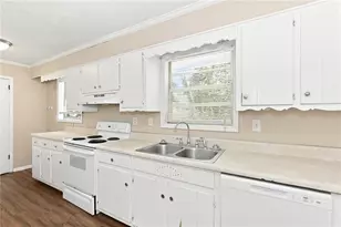 2909 Briarwood Blvd, East Point, GA 30344 - Photo 3