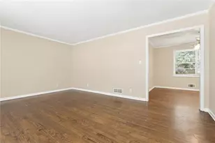 2909 Briarwood Blvd, East Point, GA 30344 - Photo 11