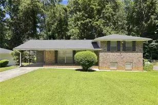 2909 Briarwood Blvd, East Point, GA 30344 - Photo 1